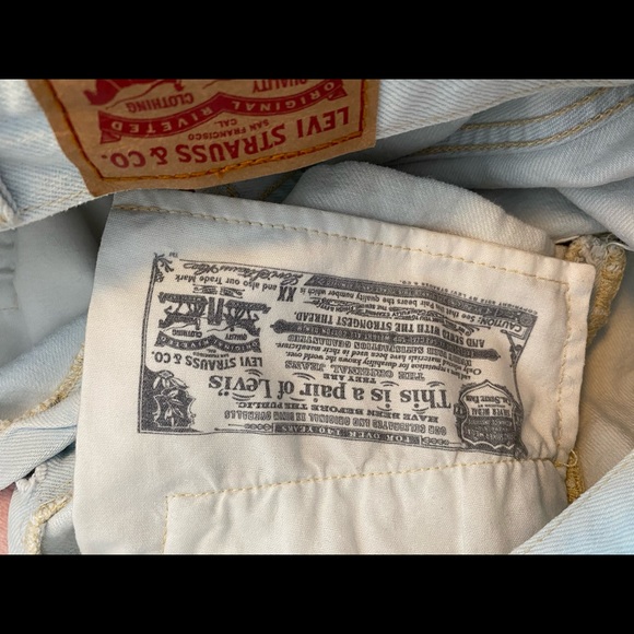 501 Levi’s white wash Jean shorts - Picture 3 of 7